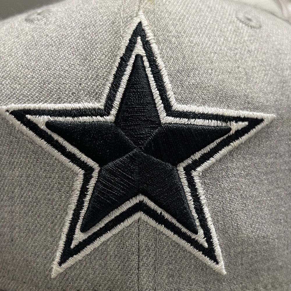 New Era Gray Cap with Black Star Emblem - Picture 3 of 9